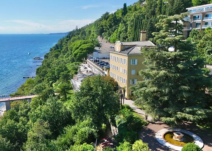Hotel Riviera & Maximilian\'S
