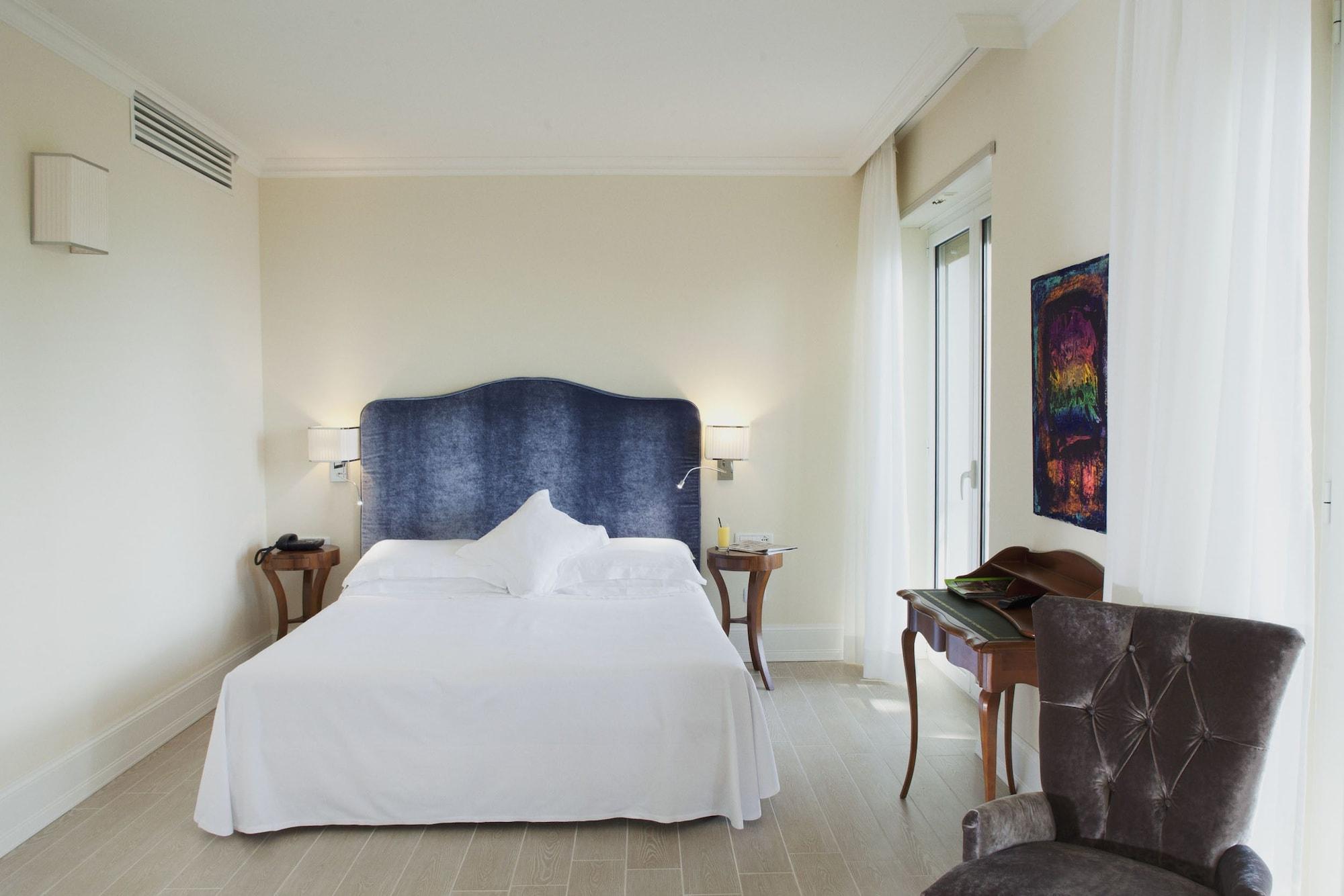 Hotel Riviera & Maximilian's Triëst