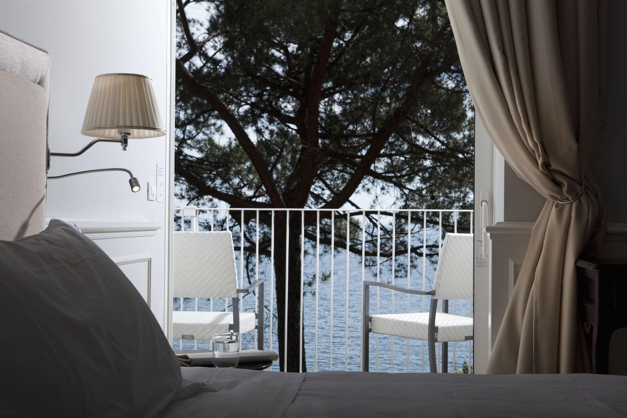 Hotel Riviera & Maximilian's 4*