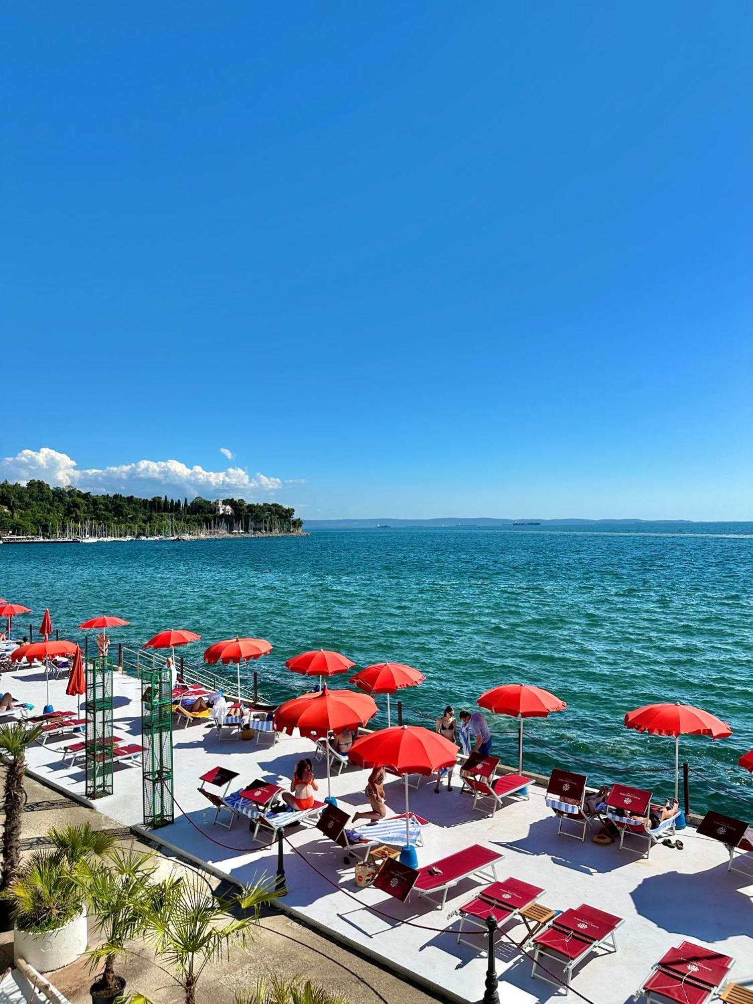 Hotel Riviera & Maximilian's 4*