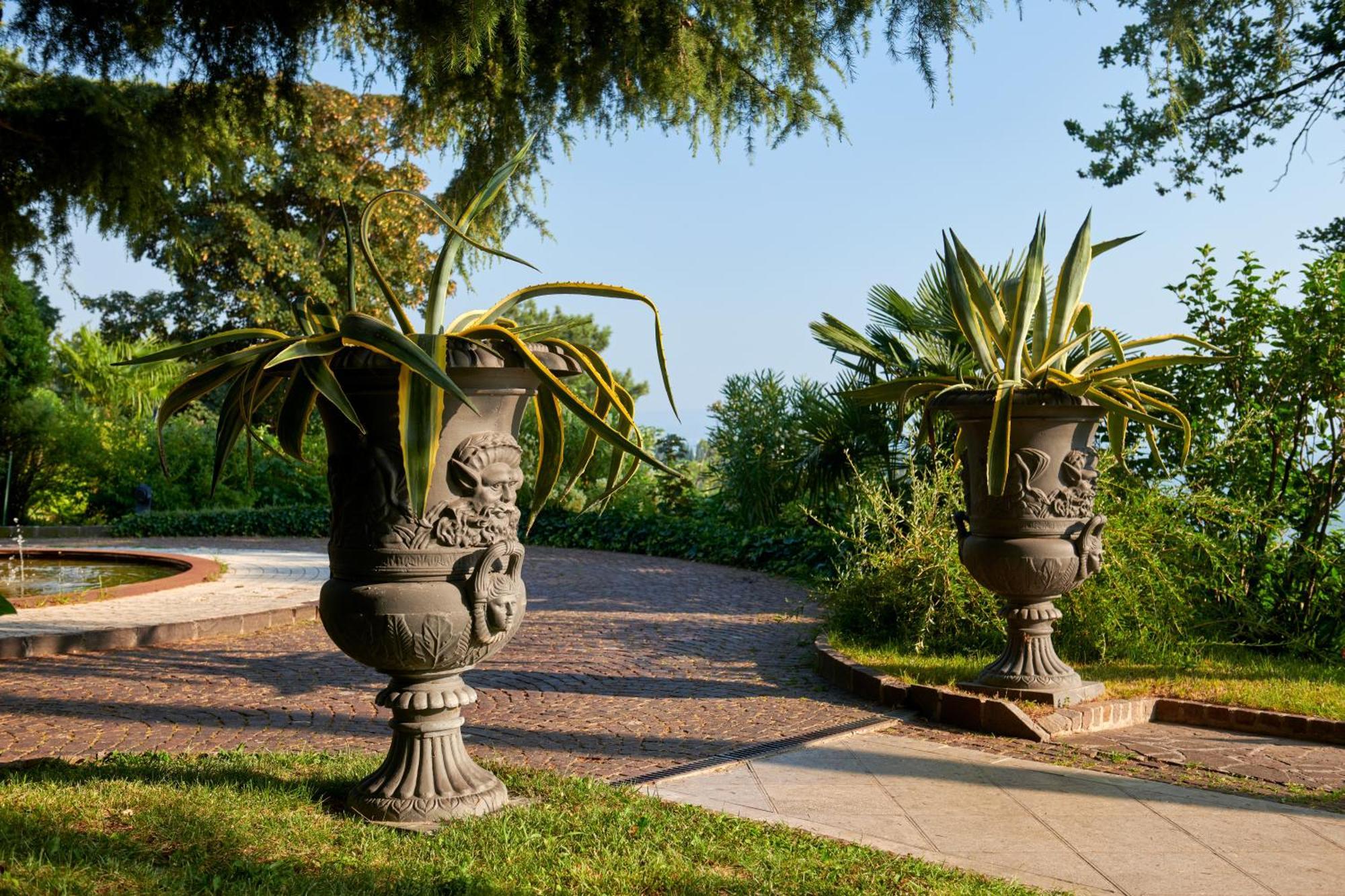 Riviera & Maximilian's Hotel 4*