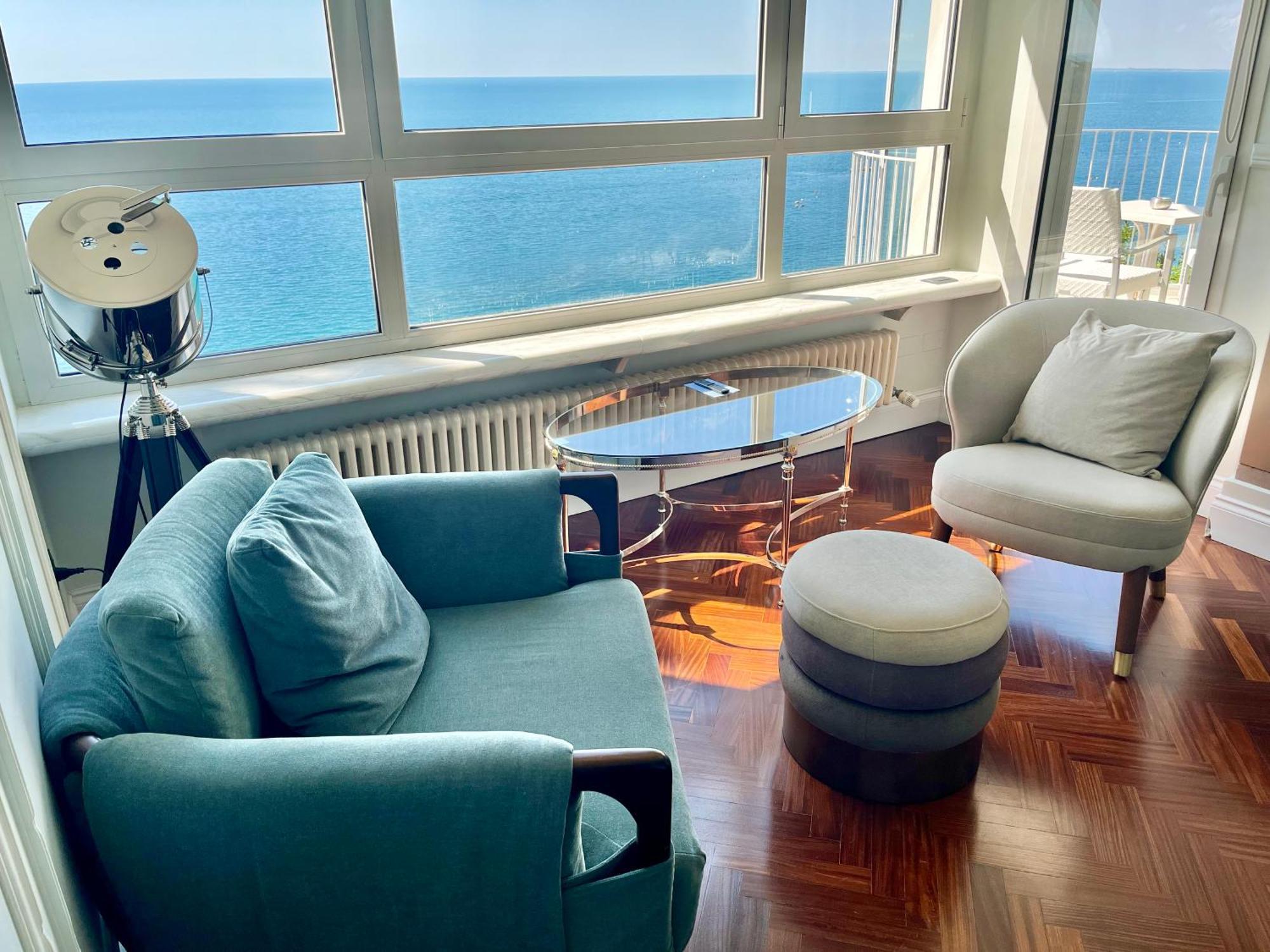 Riviera & Maximilian's Hotel 4*