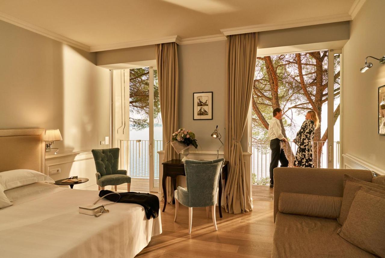 Riviera & Maximilian's