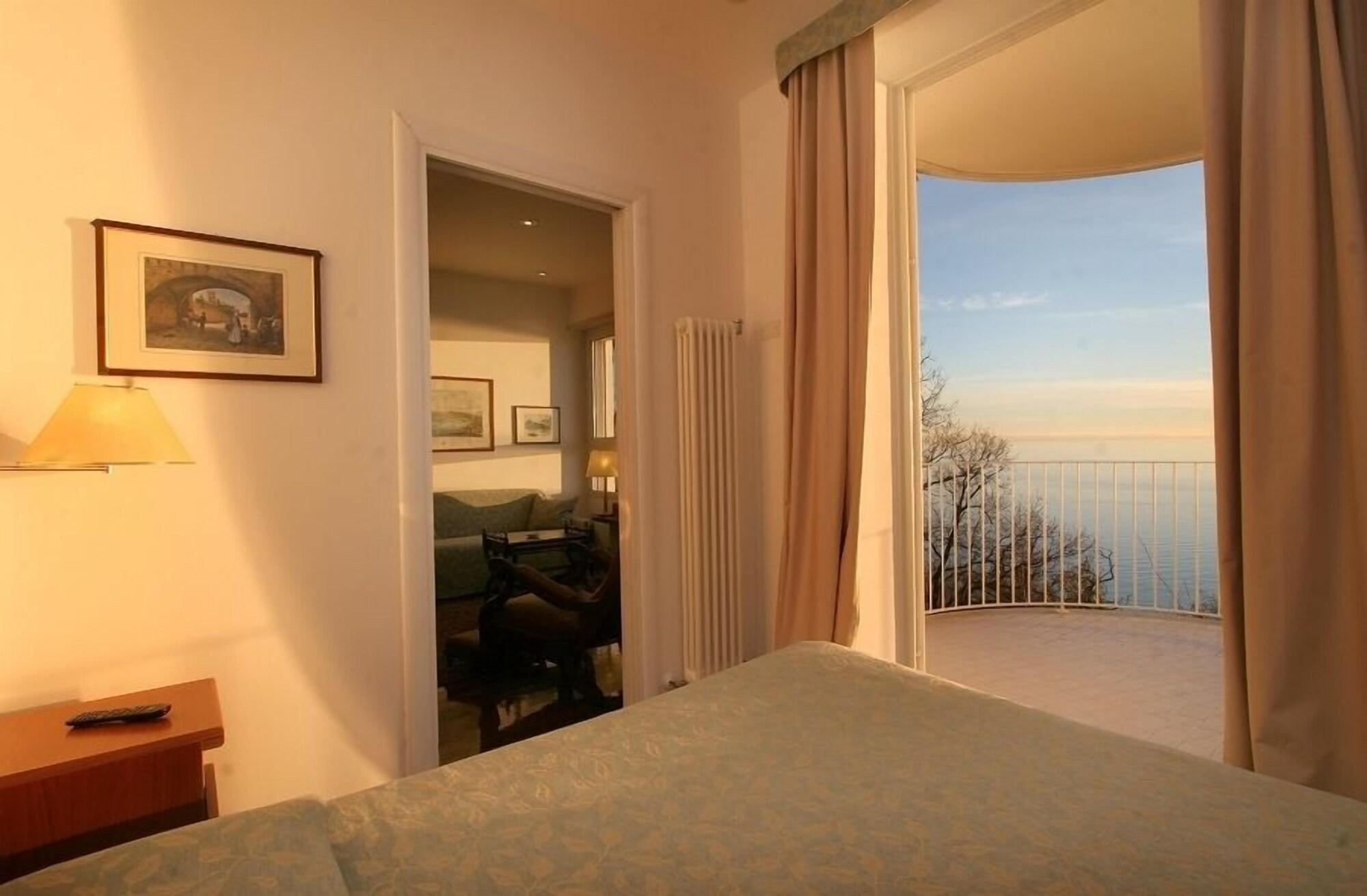 Hotel Riviera & Maximilian's Trieste
