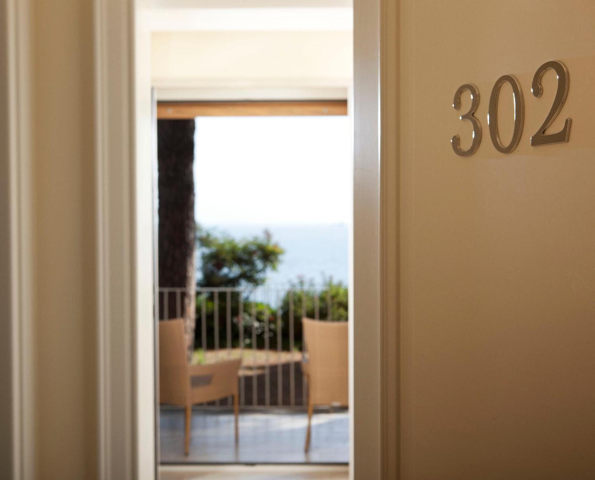 Riviera & Maximilian's Hotel 4*